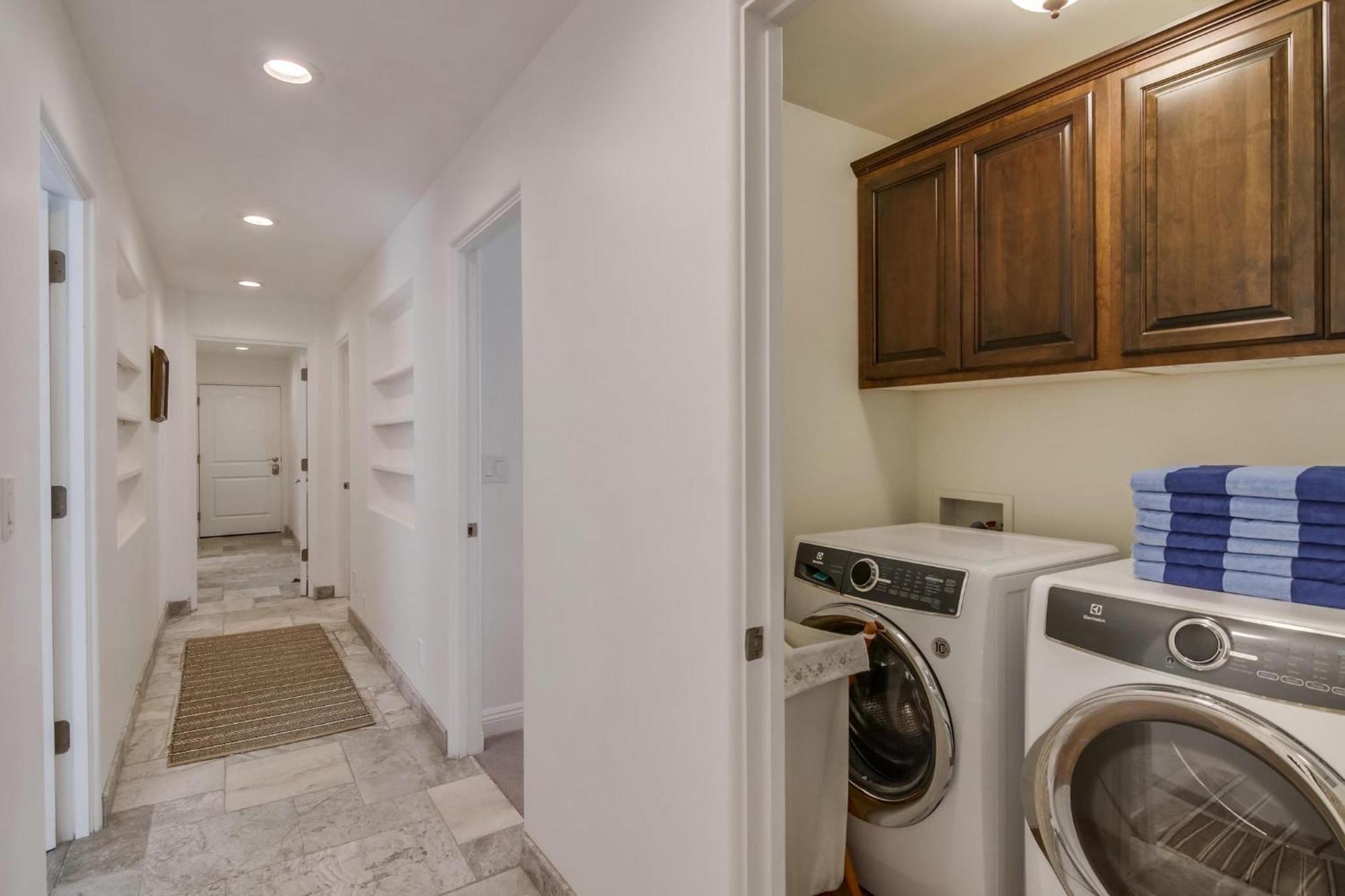 B5294 Surfside 1 Pacific Apartment *