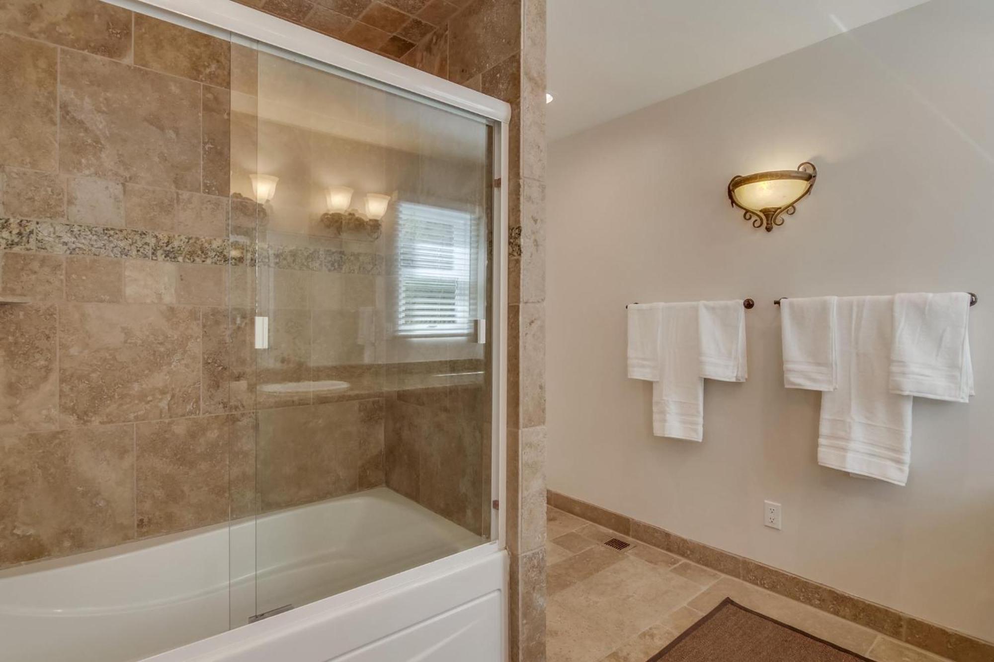 B5294 Surfside 1 Pacific Apartment *
