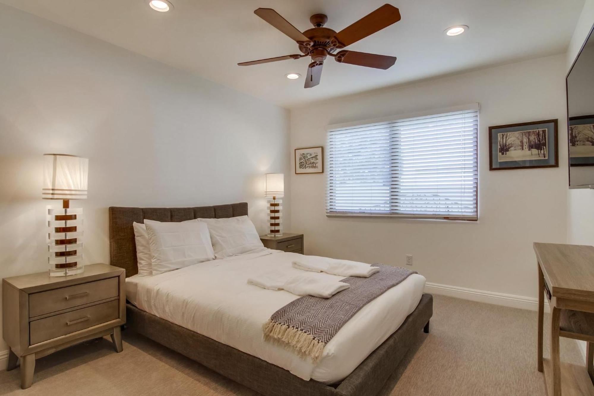 B5294 Surfside 1 Pacific Apartment San Diego